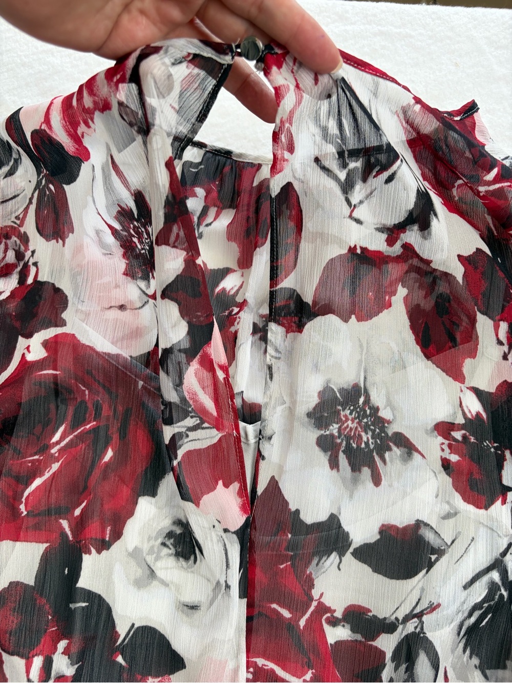 White House Black Market‎ Red, Black & White Floral Tie-Waist Blouse - Picture 8 of 8